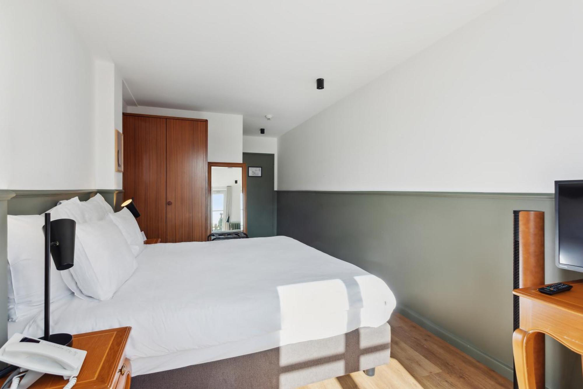 Hotel De La Couronne Morges Room photo